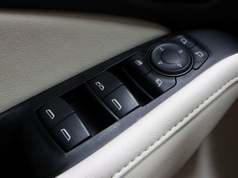 Used 2023 Buick Enclave Avenir w/ Avenir Technology Package AWD/4WD image 26