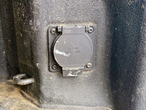 Used 2024 Chevrolet Silverado 2500 LTZ w/ LTZ Premium Package image 18