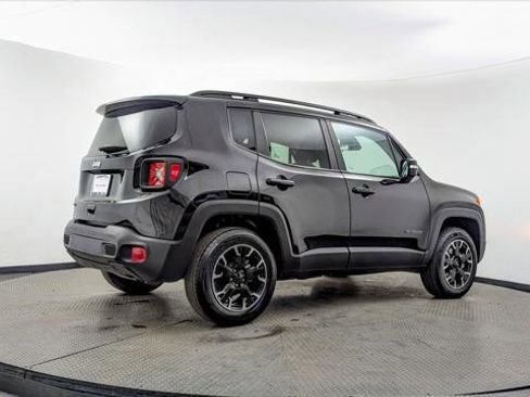 Used 2023 Jeep Renegade Latitude image 8