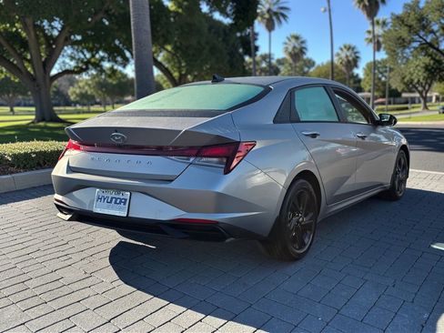 Certified 2022 Hyundai Elantra SEL image 13