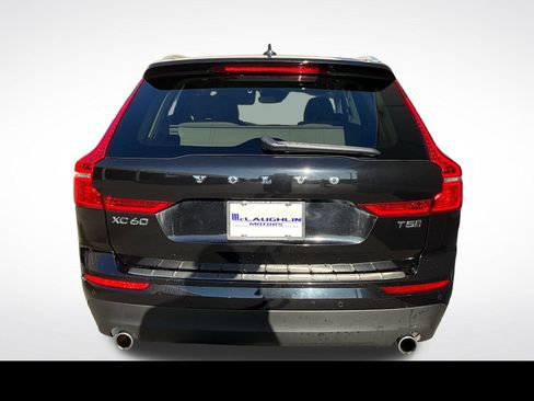 Used 2021 Volvo XC60 T5 Momentum AWD/4WD image 12