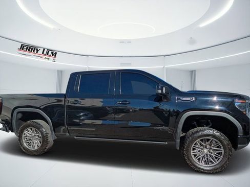 Used 2023 GMC Sierra 1500 AT4 w/ AT4 Premium Package image 2