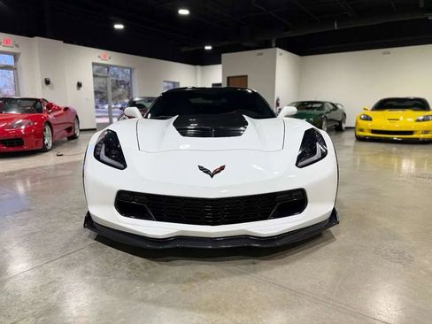 Used 2015 Chevrolet Corvette Z06 w/ 3LZ Preferred Equipment Group image 3