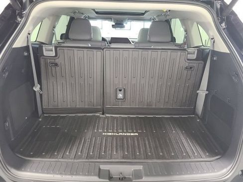 Used 2026 Toyota Highlander Platinum AWD/4WD image 43