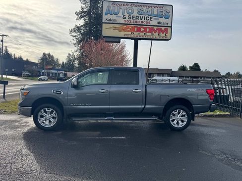 Used 2016 Nissan Titan PRO-4X image 11