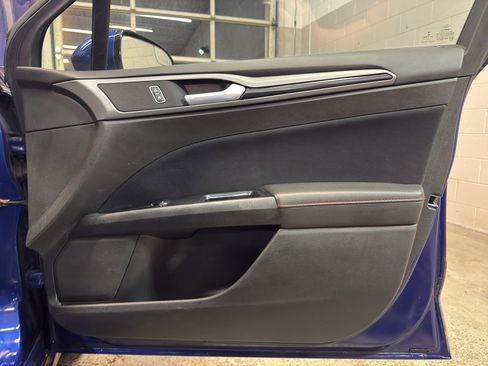 Used 2013 Ford Fusion SE FWD image 21