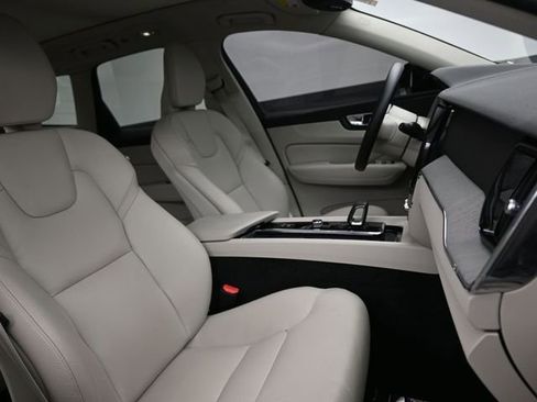 Used 2024 Volvo XC60 B5 Plus w/ Protection Package Premier AWD/4WD image 34