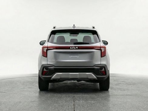 Used 2025 Kia Seltos S FWD image 7