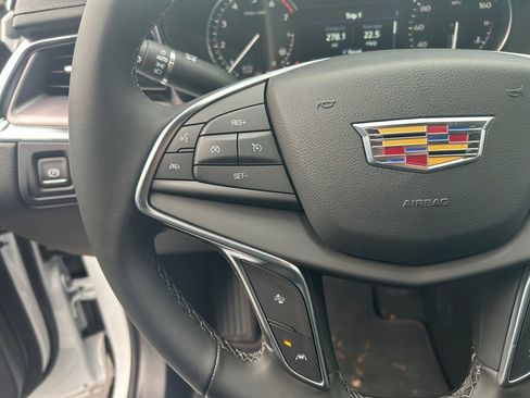 New 2026 Cadillac XT5 Luxury image 17