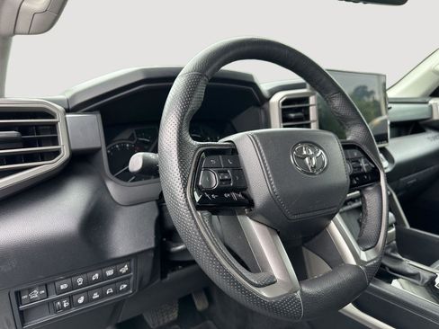 Used 2022 Toyota Tundra SR5 w/ SR5 Premium Package RWD image 11
