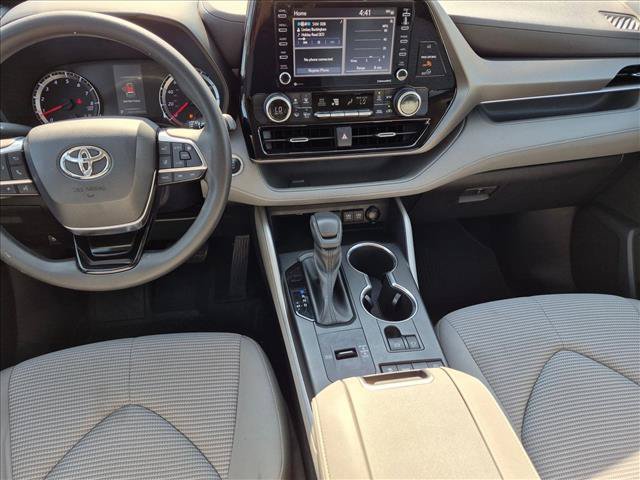 Used 2020 Toyota Highlander L FWD image 15
