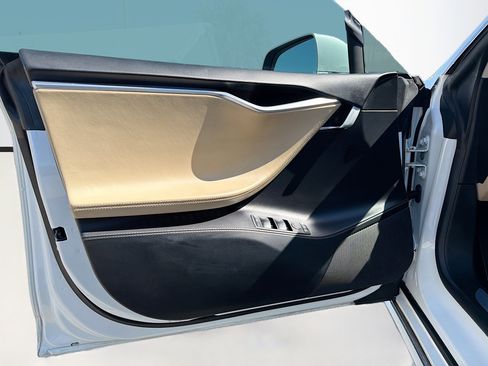 Used 2016 Tesla Model S 90D image 22