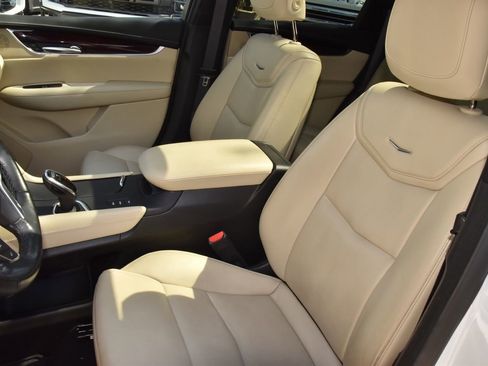 Used 2019 Cadillac XT5 Luxury image 34