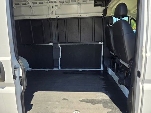 Used 2025 RAM ProMaster 2500 w/ Convenience Group image 27