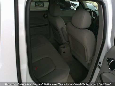 Used 2006 Chevrolet HHR LT image 27