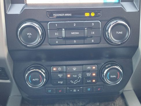 Used 2019 Ford F250 Lariat w/ Lariat Ultimate Package image 18