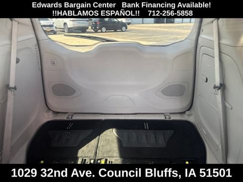 Used 2023 Chrysler Pacifica Limited FWD image 16
