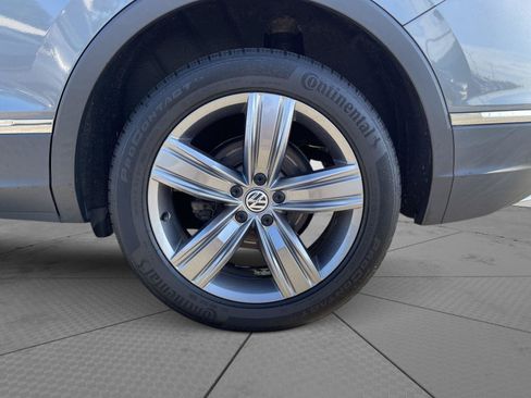 Used 2018 Volkswagen Tiguan SEL Premium AWD/4WD image 29
