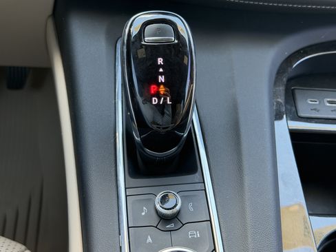 Certified 2023 Cadillac Escalade Premium Luxury AWD/4WD image 27