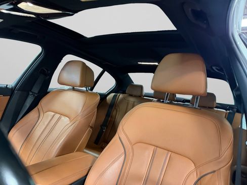 Used 2018 BMW 530i xDrive AWD/4WD image 35