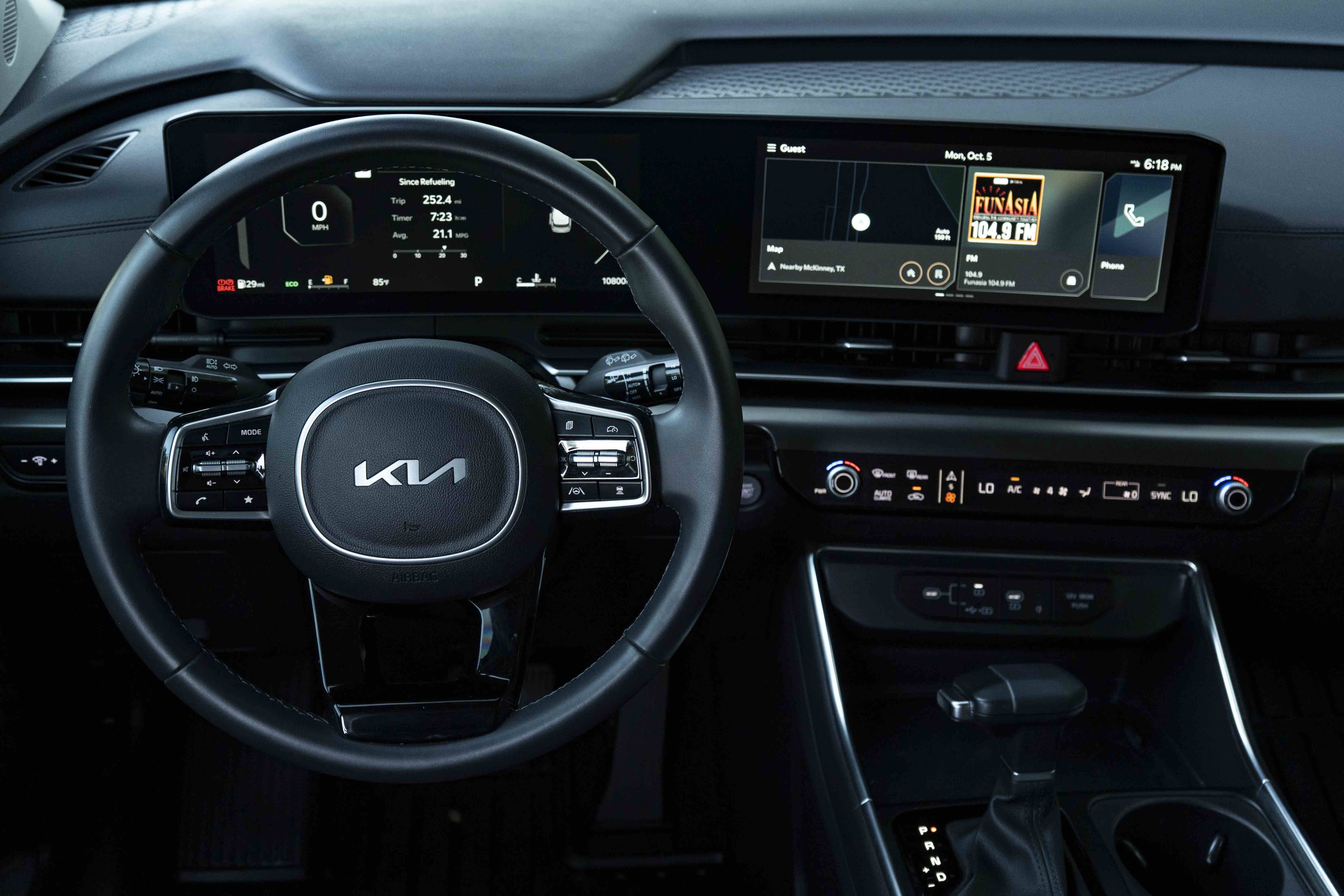 Used 2026 Kia Carnival SX w/ SX Dark Edition Package FWD image 20