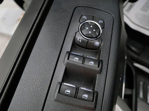 Used 2018 Ford F150 Lariat w/ Equipment Group 502A Luxury AWD/4WD image 13