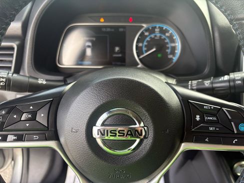 Used 2021 Nissan Leaf SV w/ SV Technology Package image 28