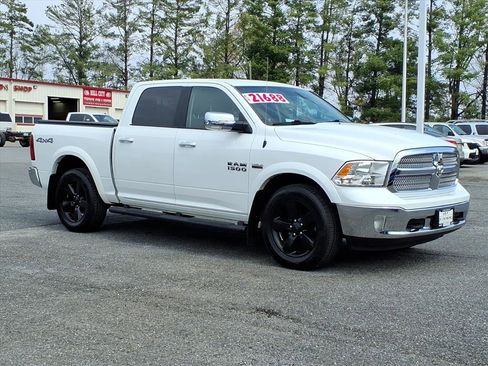 Used 2018 RAM 1500 SLT image 1