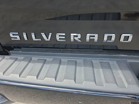 Used 2017 Chevrolet Silverado 1500 LT w/ All Star Edition AWD/4WD image 17