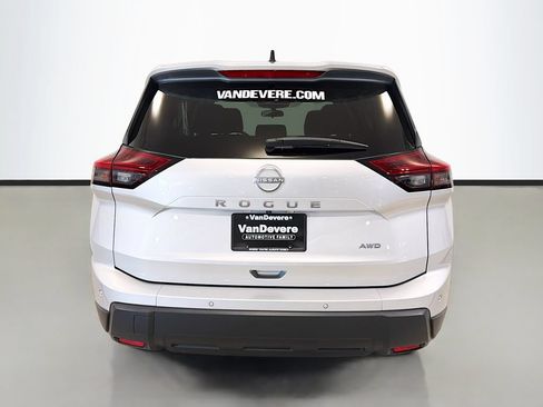 Used 2024 Nissan Rogue S AWD/4WD image 8