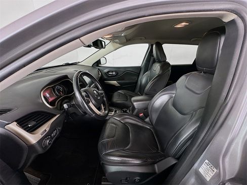 Used 2018 Jeep Cherokee Limited image 20