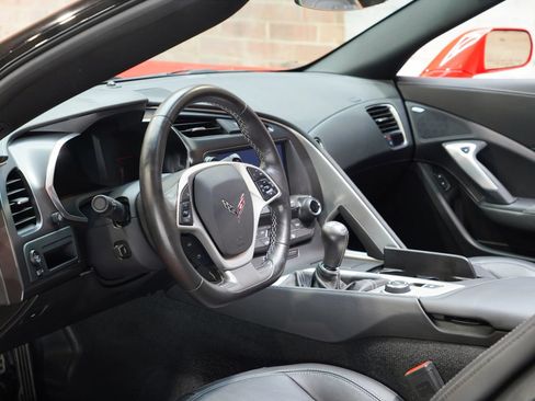 Used 2019 Chevrolet Corvette Stingray Coupe w/ Carbon Flash Badge Package RWD image 40