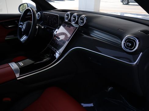 Certified 2024 Mercedes-Benz GLC 43 AMG 4MATIC image 29