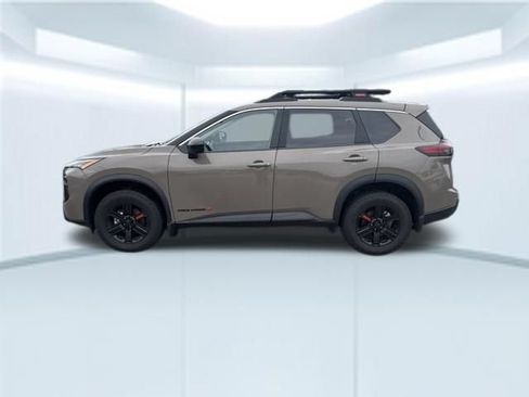 Used 2025 Nissan Rogue SV AWD/4WD image 10