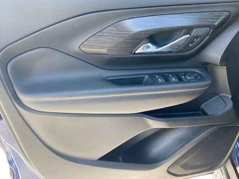 Certified 2023 GMC Terrain SLE w/ Driver Convenience Package image 15