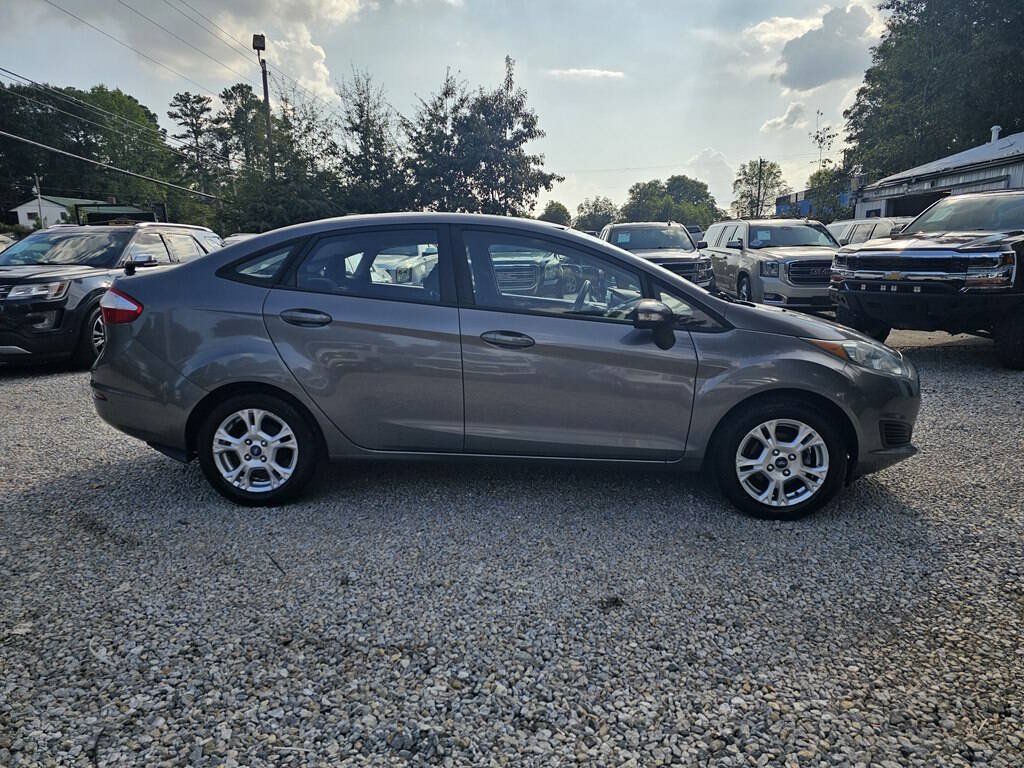 Used 2014 Ford Fiesta SE w/ Comfort Package FWD image 7