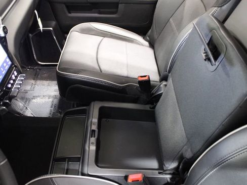 Used 2024 RAM 2500 Laramie image 31