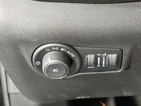 Used 2022 Jeep Compass Trailhawk w/ Trailhawk Convenience Group AWD/4WD image 10