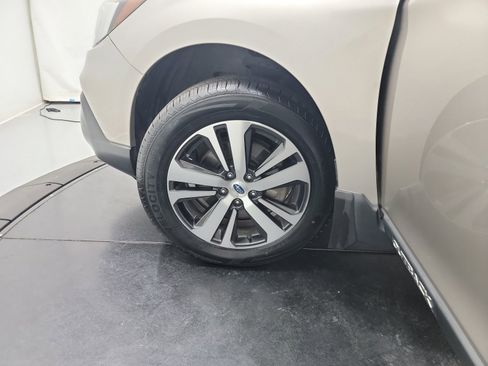 Used 2018 Subaru Outback 2.5i Limited image 30