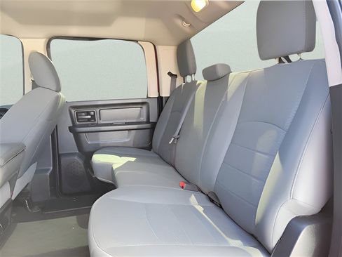 Used 2018 RAM 1500 Express w/ Express Value Package RWD image 9