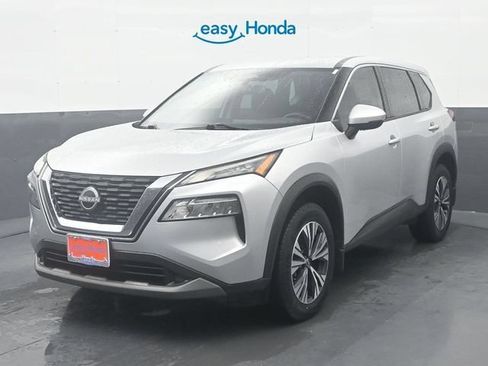 Used 2022 Nissan Rogue SV FWD image 3