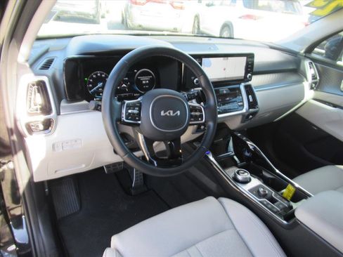 Used 2023 Kia Sorento SX Prestige image 14