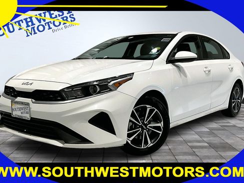 Used 2024 Kia Forte LXS image 1