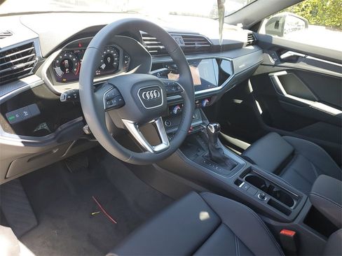 New 2025 Audi Q3 2.0T Premium image 7