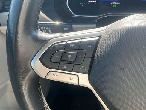 Used 2023 Volkswagen Jetta SE w/ Panoramic Sunroof Package FWD image 23