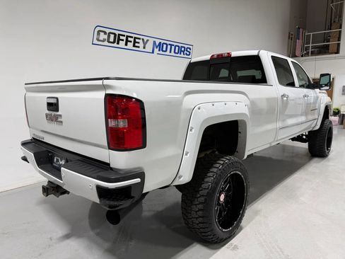 Used 2019 GMC Sierra 3500 Denali w/ Duramax Plus Package AWD/4WD image 6