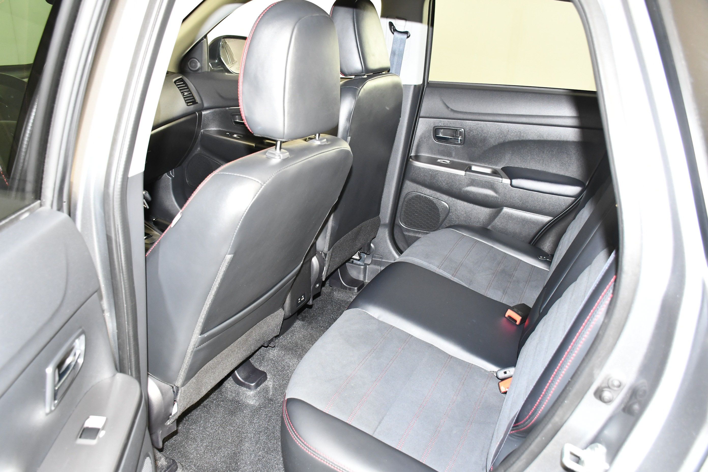 Used 2024 Mitsubishi Outlander Sport SE AWD/4WD image 30