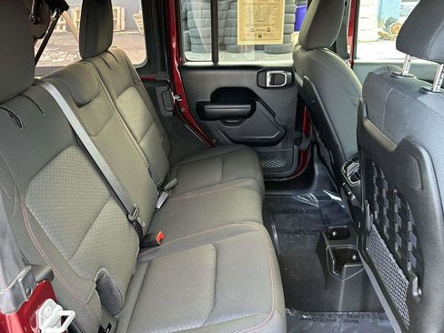 Used 2021 Jeep Wrangler Unlimited Rubicon AWD/4WD image 14