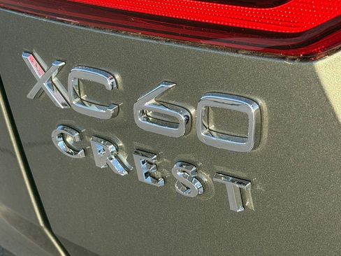 New 2027 Volvo XC60 B5 Plus AWD/4WD image 7