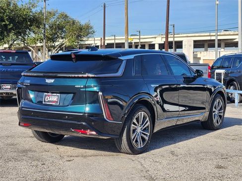 Used 2024 Cadillac Lyriq Luxury image 7